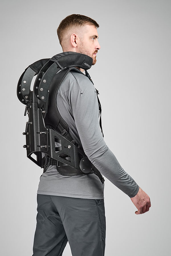 20240819-Auxivo-CarrySuit-Back-Side-M-sRGB-3000×-2000